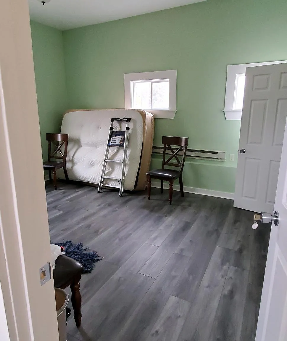 5 bed, $2,100 — Photo 4