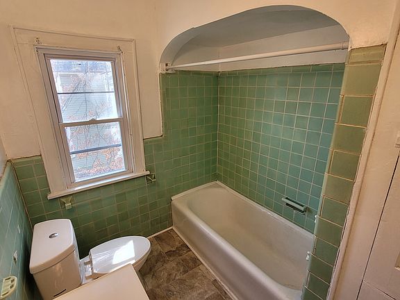 5th image of 664 East Ave Unit 2