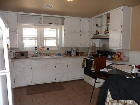 3rd image of 345 W Taylor Ave