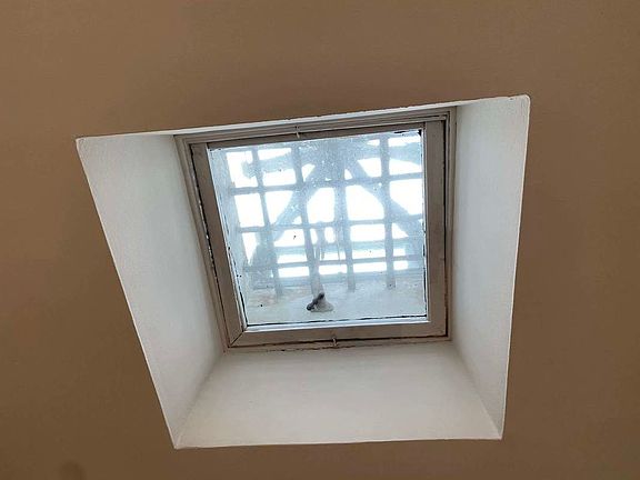 4th image of 43 W 68th St #5