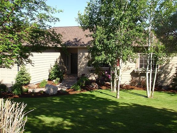 Corner Lot, beautiful landscaping