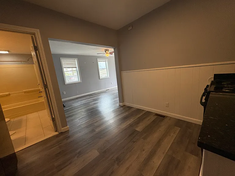 83-83A E Main St #1R — Photo 6