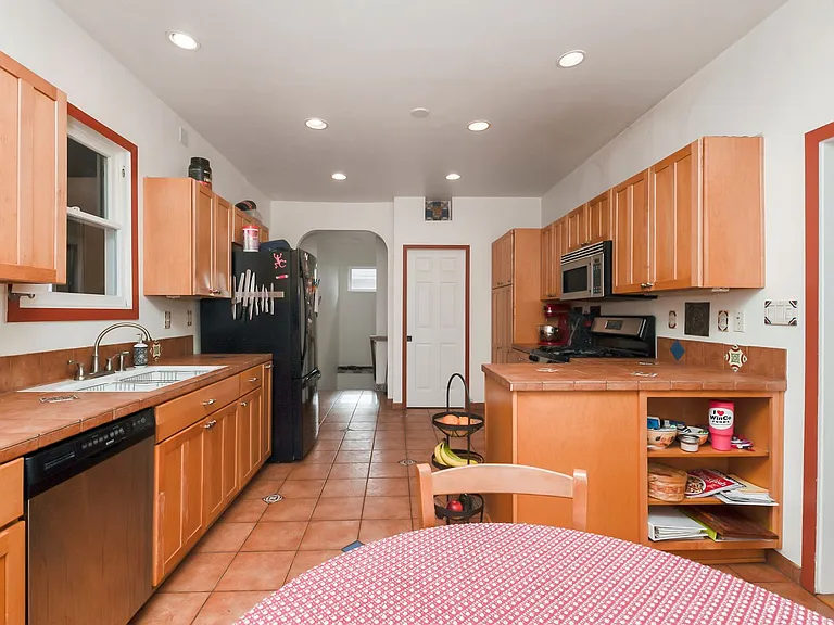 1414 N 15th St — Photo 10