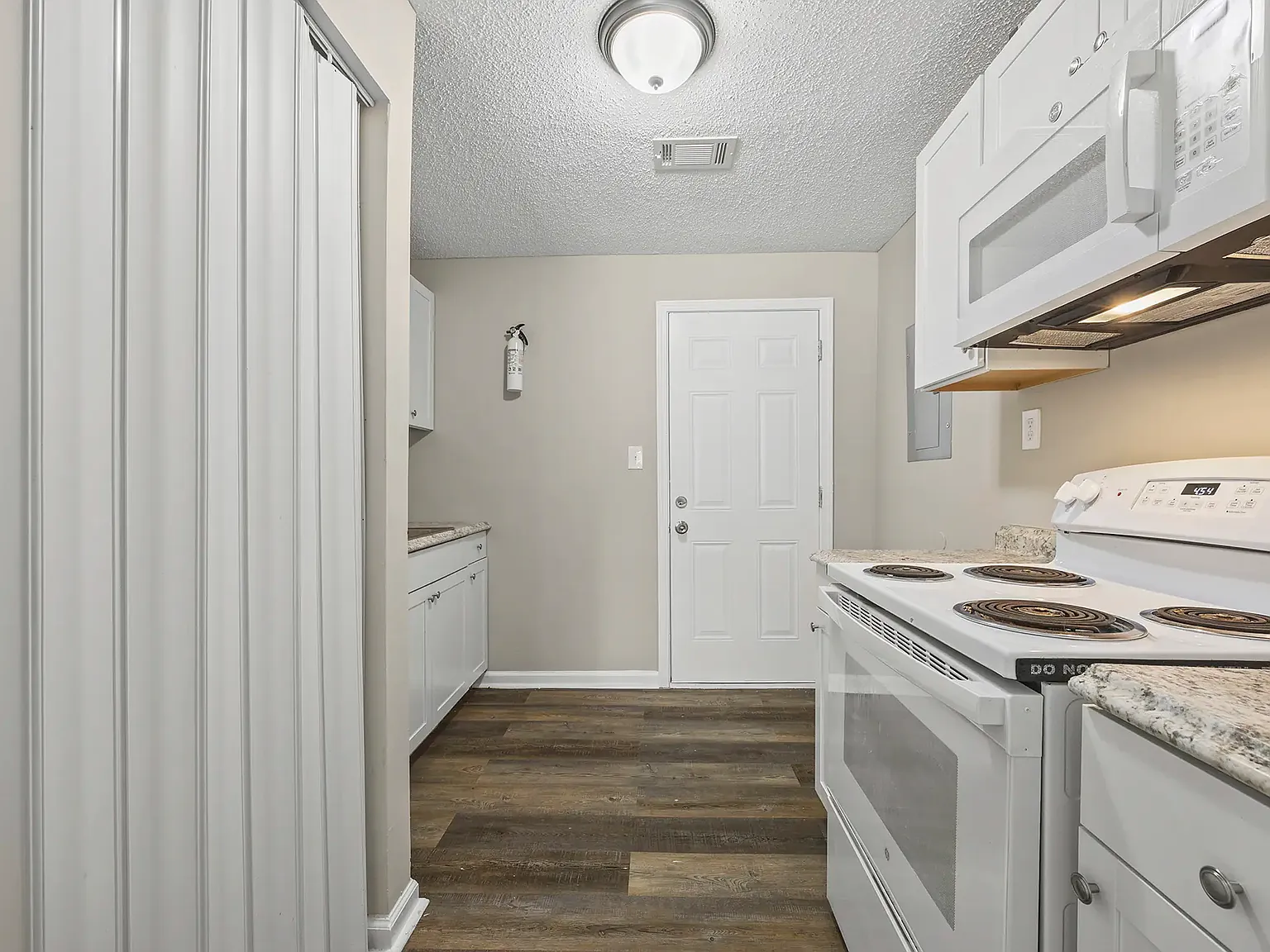 2 bed, 700 sqft, $775 — Photo 3