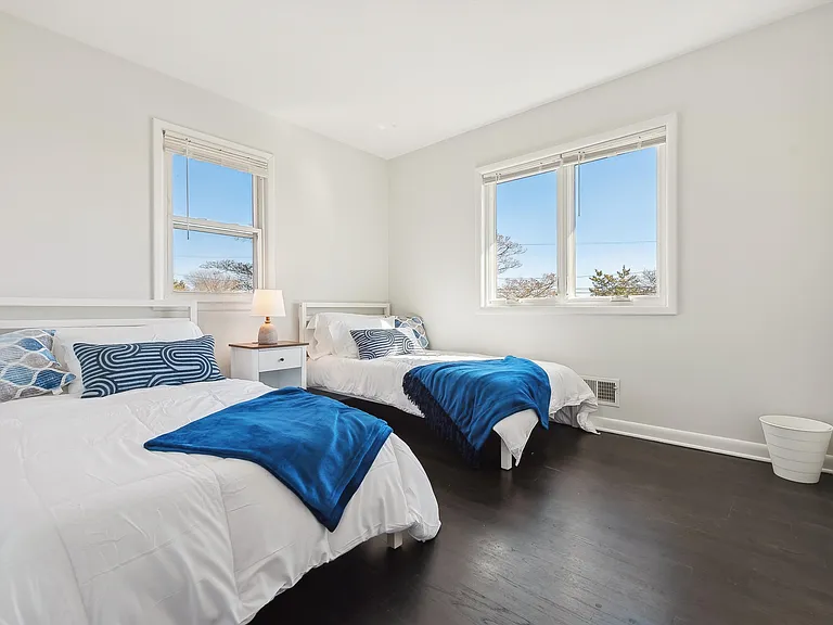 36 Nautilus Dr — Photo 8