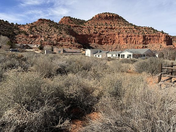 2nd image of 5 W Stagecoach Trl