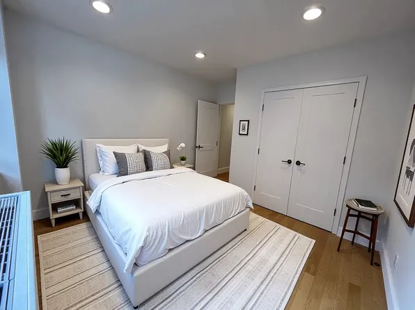 207 East 37th Street image 3 of 16