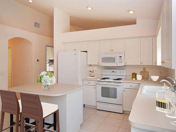 5th image of 971 Indian Oaks Dr