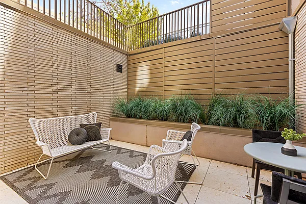 Outdoor, photo 1