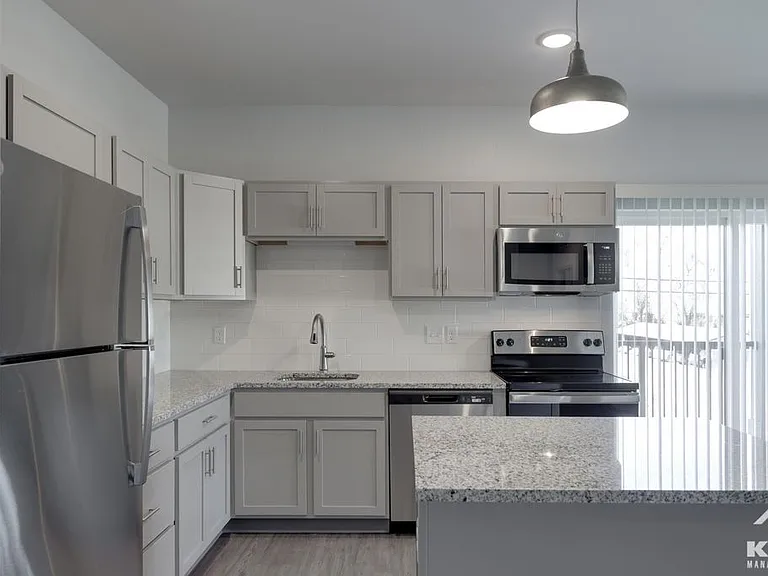 Indian Point Apartments — Photo 24