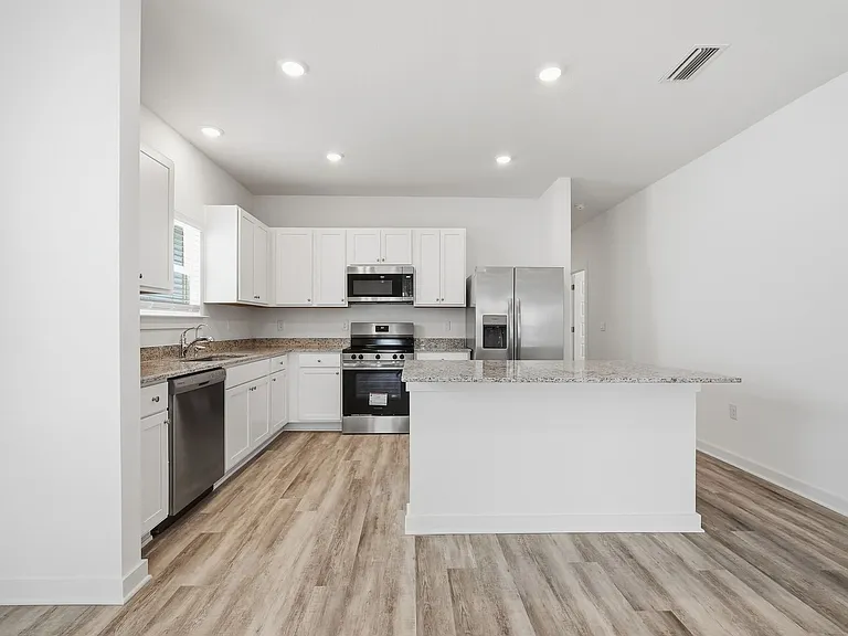 213 Huckleberry St — Photo 7