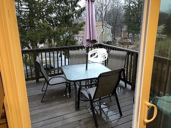 3rd image of 415 Hilldale Ave