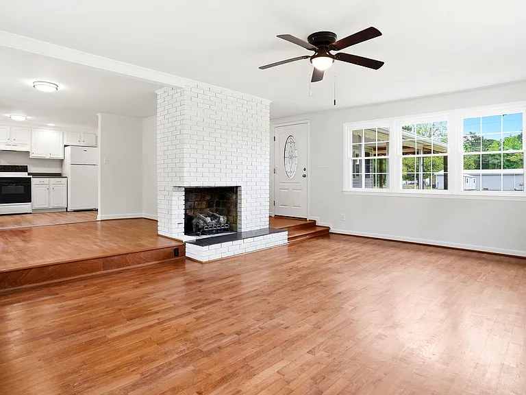 40 Knox St — Photo 10