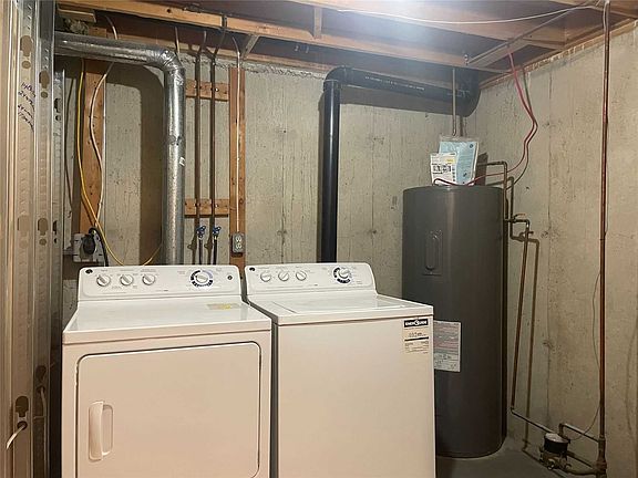 3rd image of 2 Cedar Dr #4