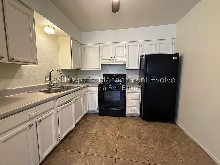 1905 N Center St #1 — Photo 7