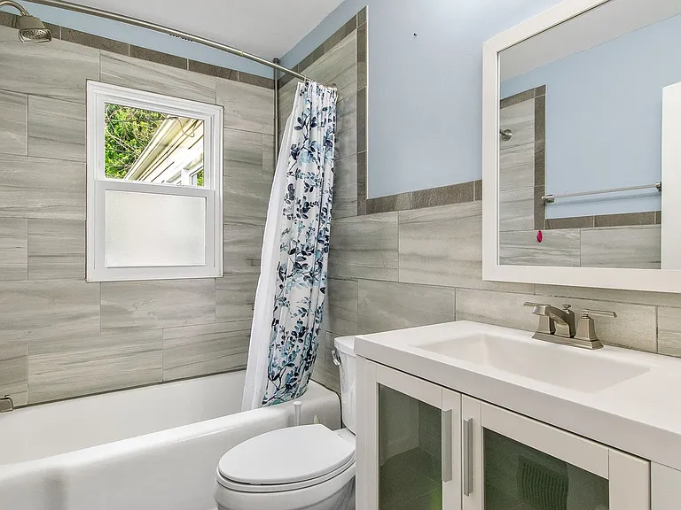 407 Robertson St — Photo 17