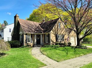2140 Oakwood Ave NE, Grand Rapids, MI 49505