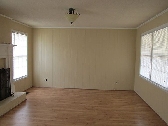 4th image of 1615 Spangler Dr