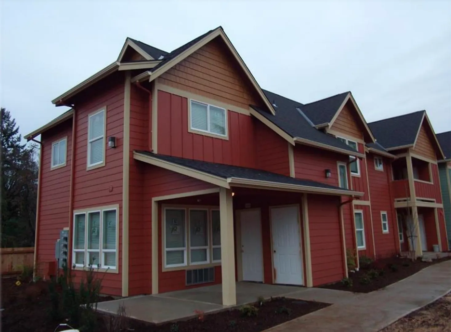 Woodmansee Apts — Photo 1