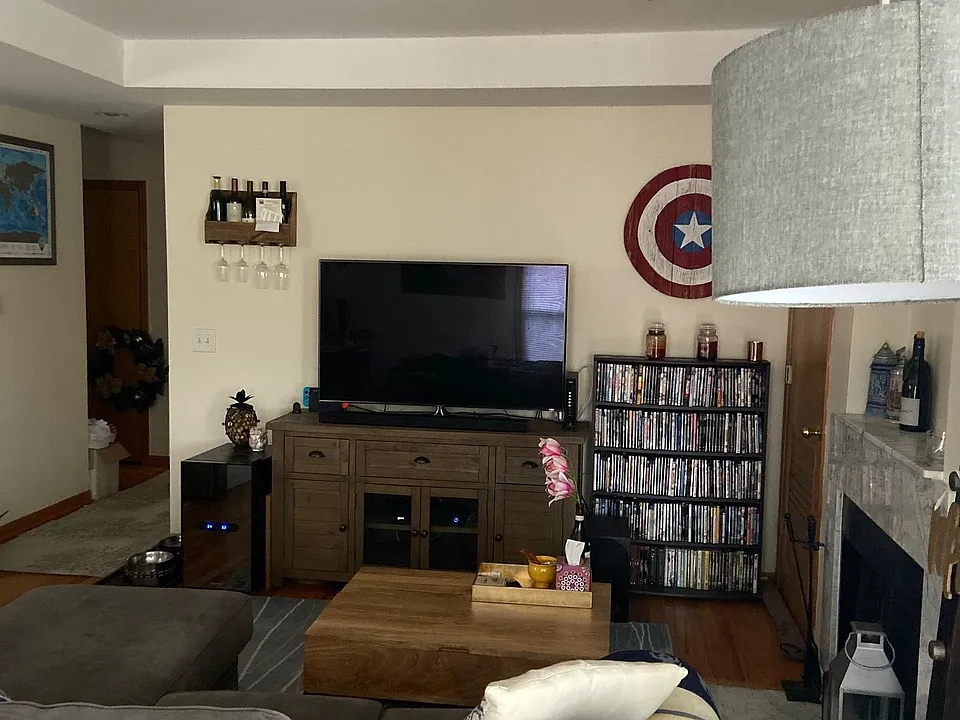 Living room / fireplace view 2