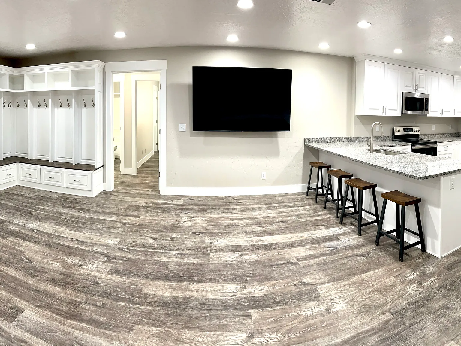 2 bed, 1200 sqft, $1,700 — Photo 2