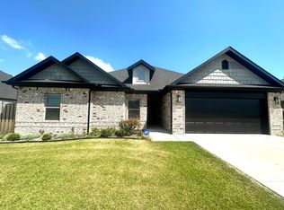 1124 Laux Ln, Pea Ridge, AR 72751