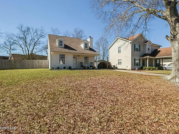 2nd image of 13437 Locust Hill Dr