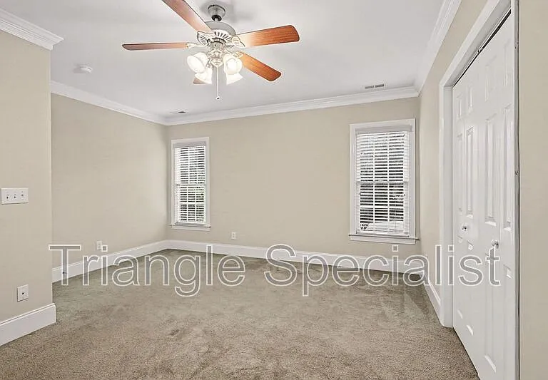 6121 Carlyle Dr — Photo 41