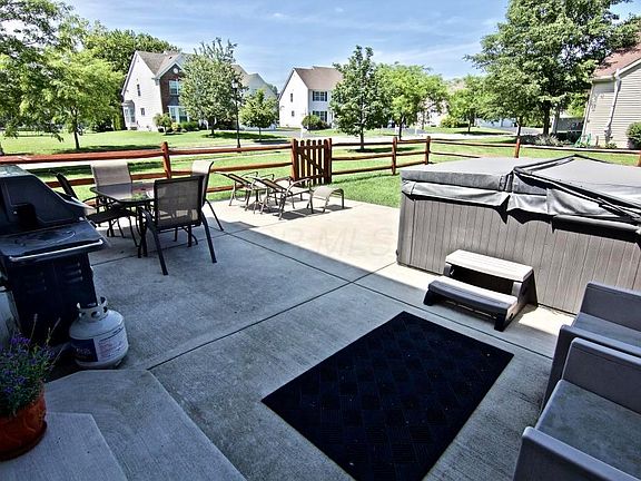 3rd image of 4568 Brixshire Dr