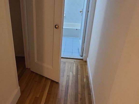 4th image of 142 E 33rd St #2EE