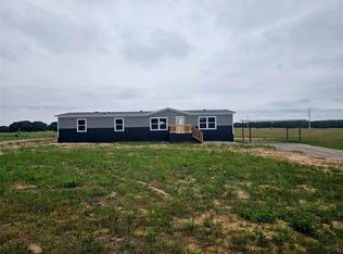 846 Redbird Ln, Bowie, TX 76230