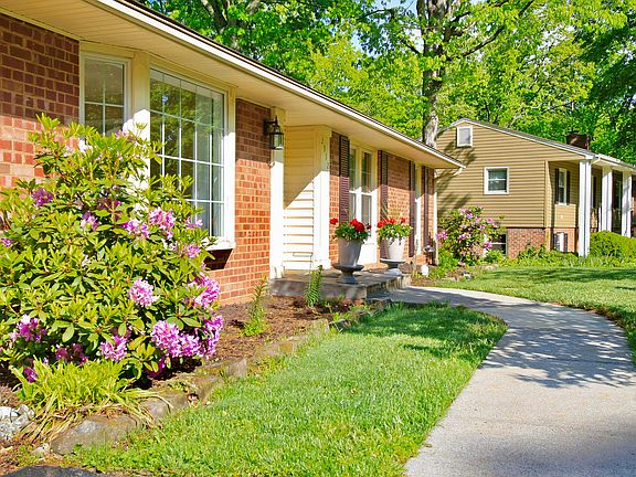 4th image of 2912 Woodthrush Dr