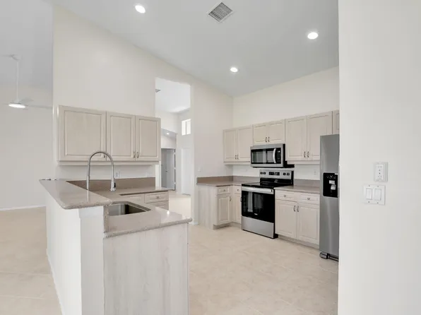 7335 Mill Pond Cir, Naples, FL 34109