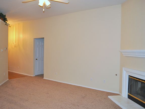 4th image of 1611 Windcastle Dr