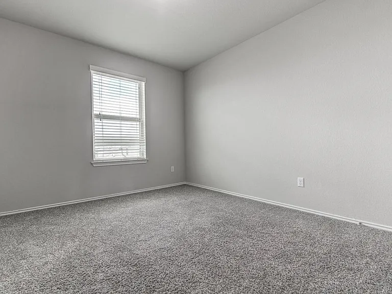 17324 Brittle Ln — Photo 23