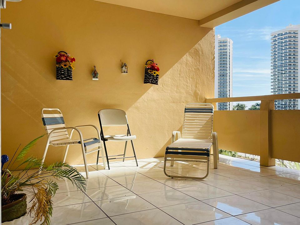 1st image of 3333 NE 34th Street #612