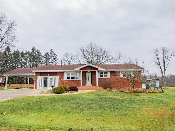 171 Veto Cir, Belpre, OH 45714