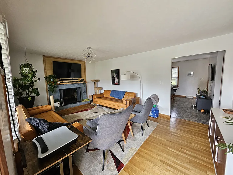 521 Stonehaven Dr — Photo 5