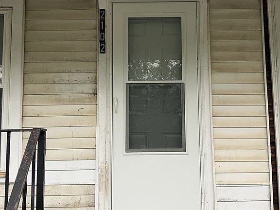 2nd image of 2102 Wayne Ave
