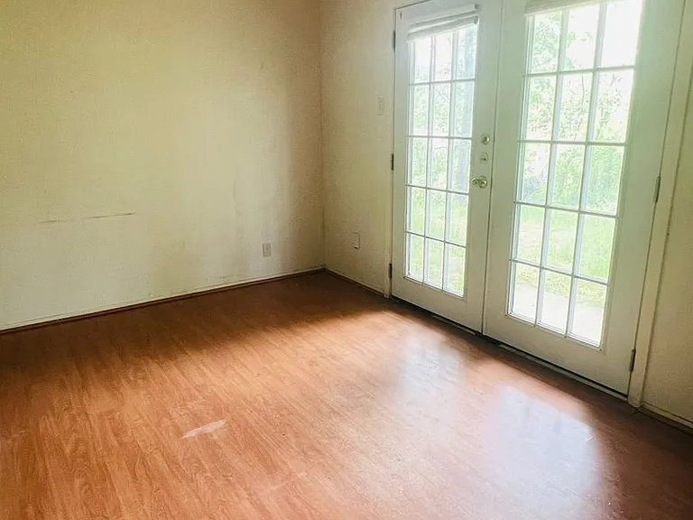 421 Arthur Dr — Photo 3
