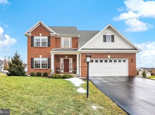 601 Franklin Square Dr, Chambersburg, PA 17201