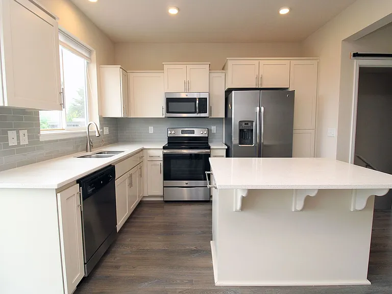 15586 SE Vivian Way — Photo 8