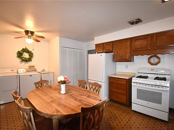 3rd image of 371 McDonald Dr