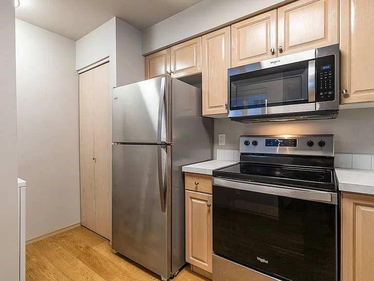 Parkview Apartments Your Next Home Awaits! — Photo 36