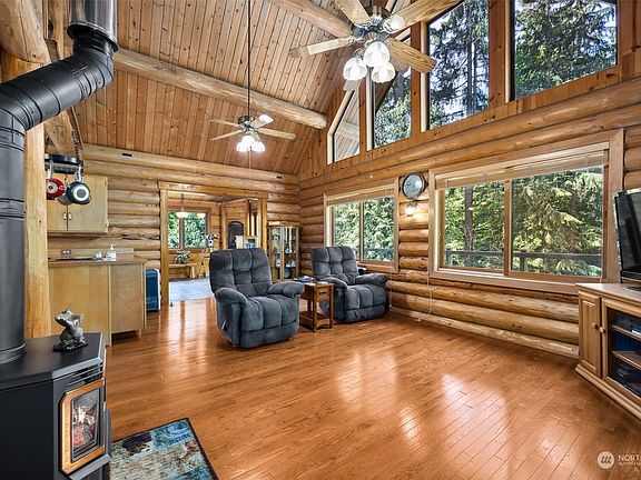 5th image of 8506 Estate Lane SW