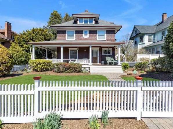 461 Main Street, Northport, NY 11768