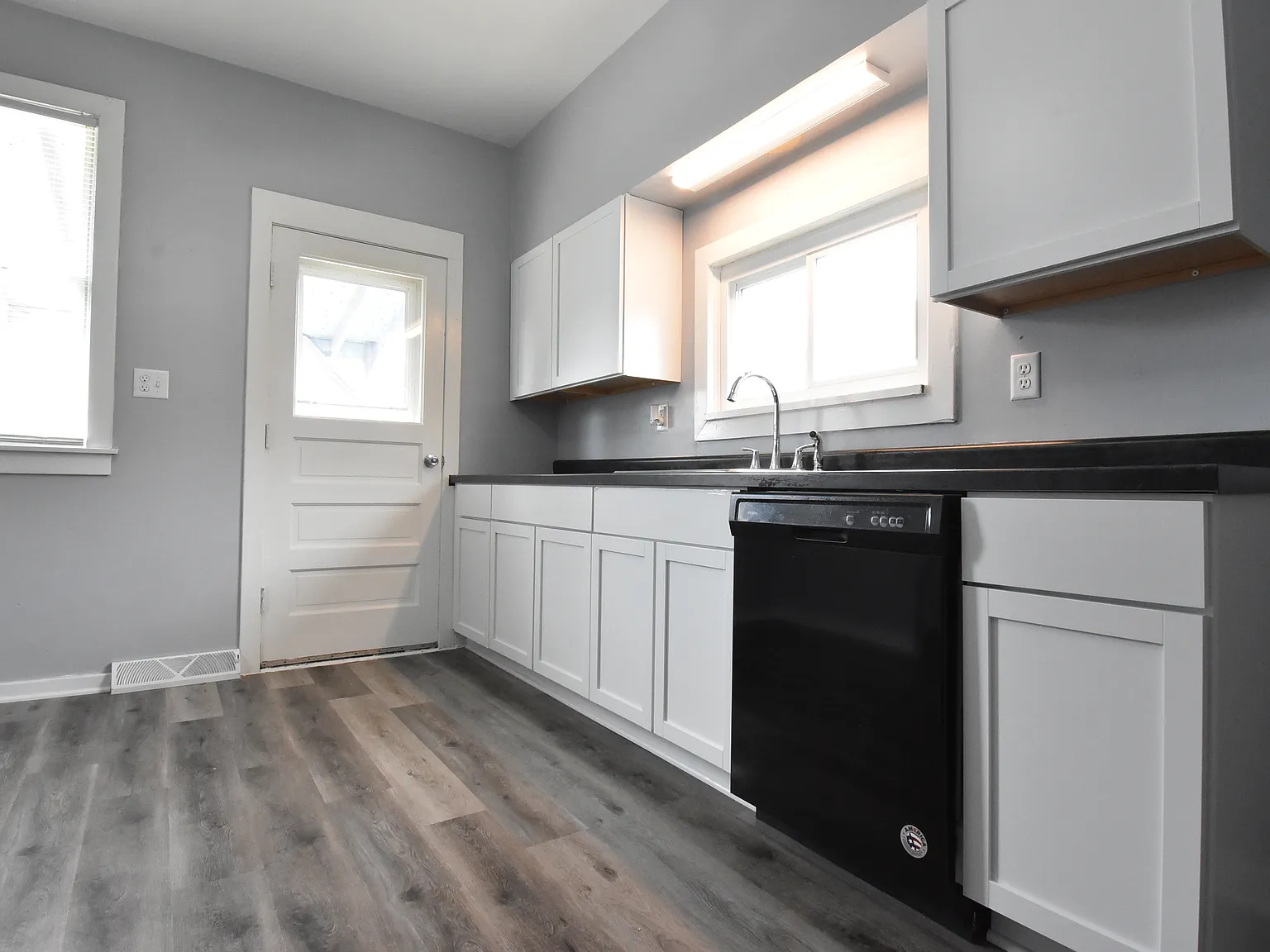 3 bed, 1006 sqft, $2,250 — Photo 4