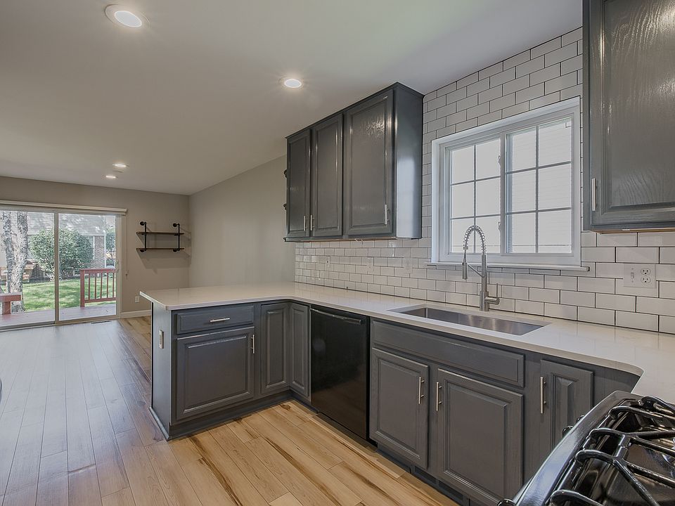 521 James Cir, photo 9