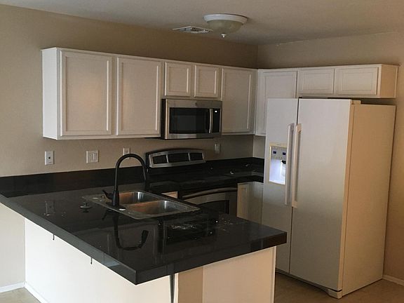 4th image of 11118 E Arbor Ave