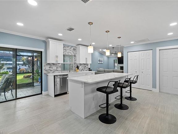3rd image of 5650 Park RD